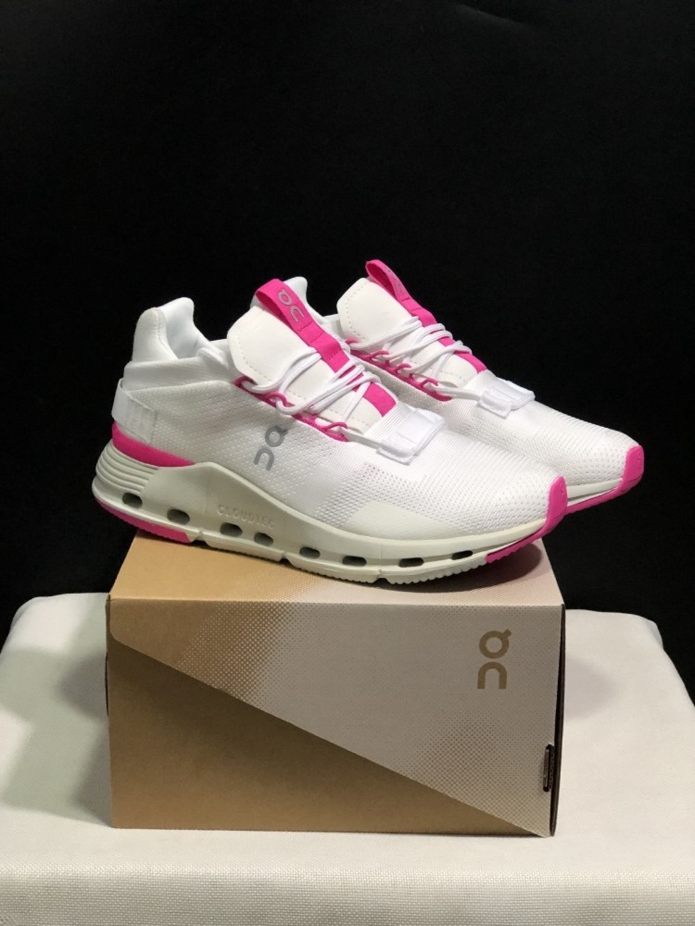 On Running On Cloud Running “Barbie” Pink Shoe